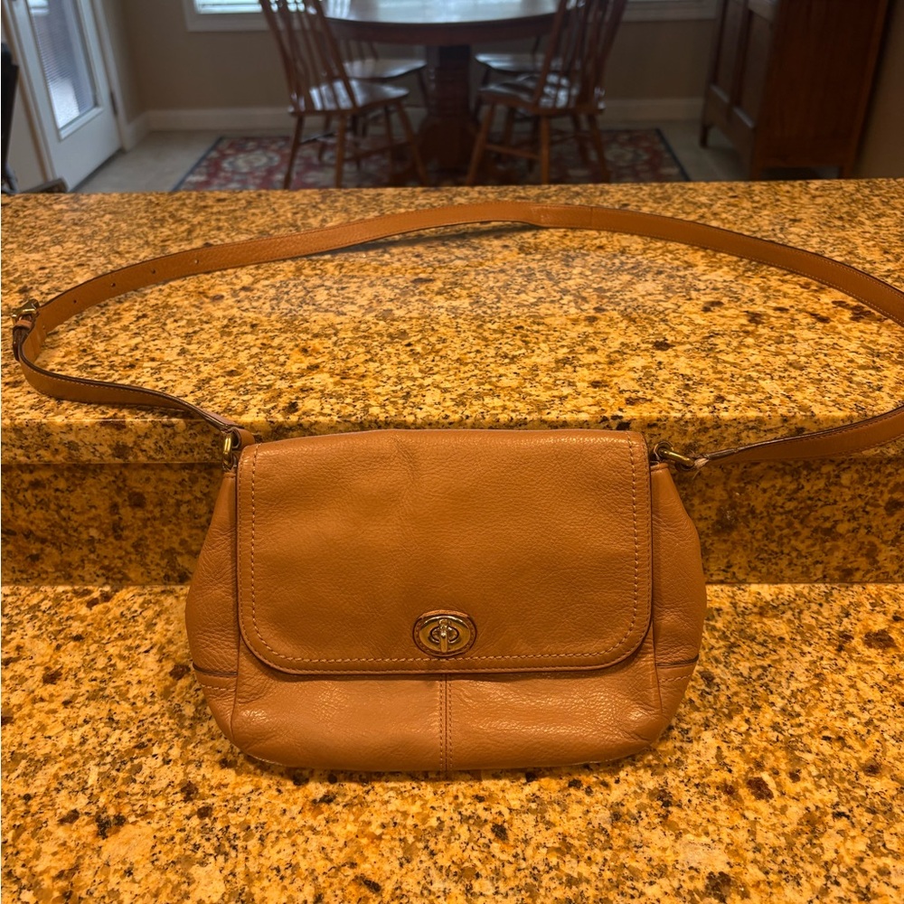 COACH F23663 Park Taylor Tan Leather Turn Lk Flap Crossbody Small Messenger Bag